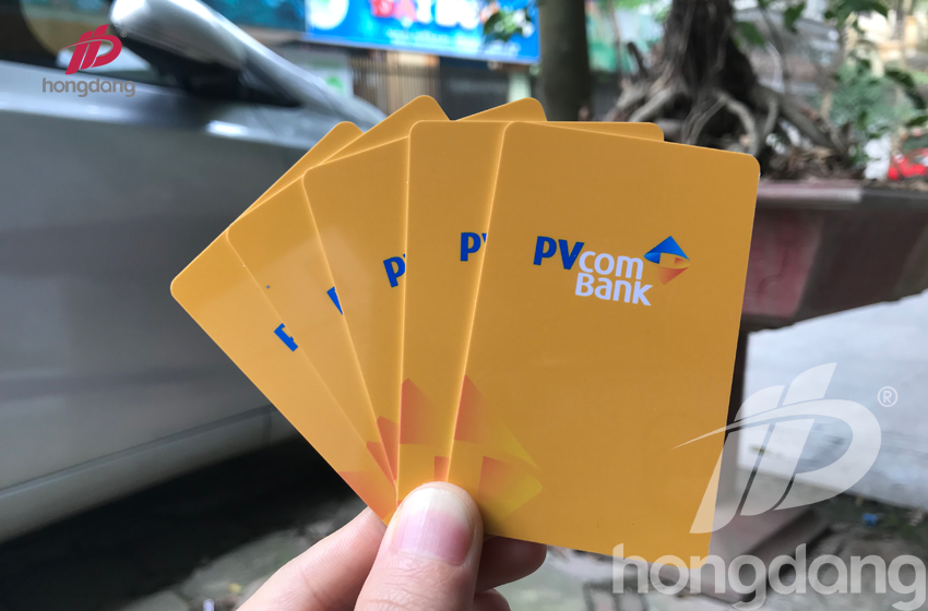 the-nhan-vien-pvcombank